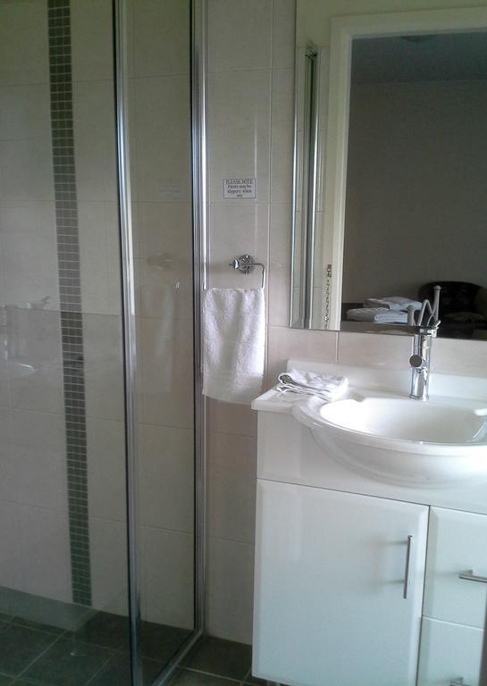 Gloucester On Avon Bed And Breakfast ห้อง รูปภาพ