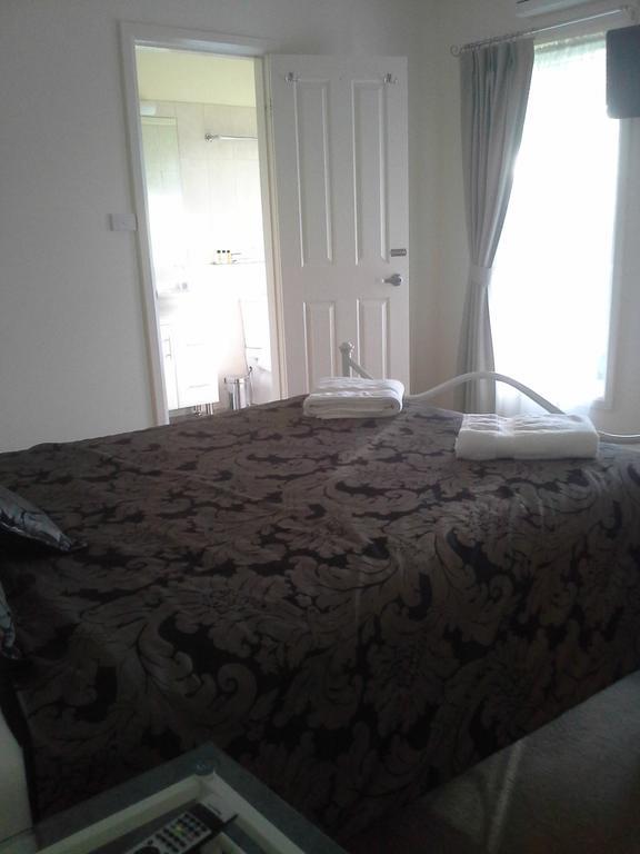 Gloucester On Avon Bed And Breakfast ห้อง รูปภาพ
