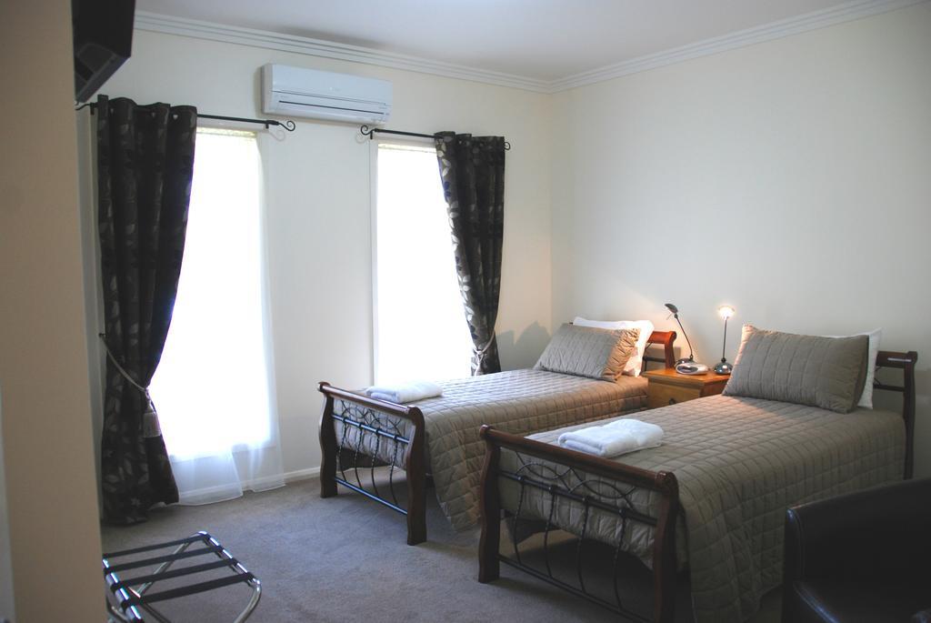 Gloucester On Avon Bed And Breakfast ห้อง รูปภาพ