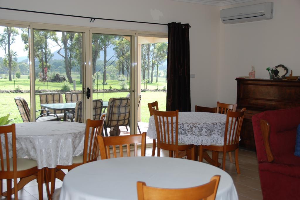 Gloucester On Avon Bed And Breakfast ภายนอก รูปภาพ