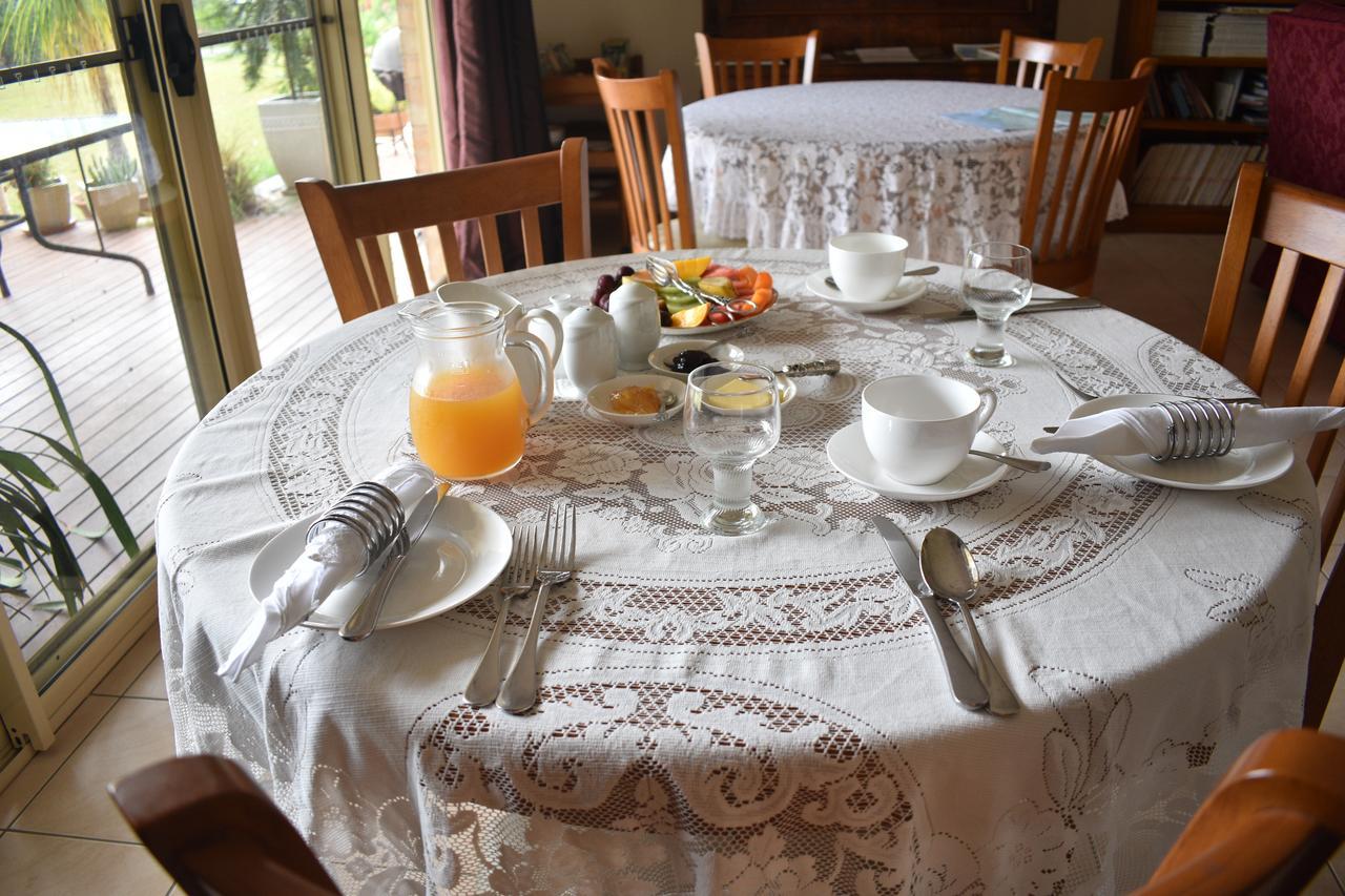 Gloucester On Avon Bed And Breakfast ภายนอก รูปภาพ